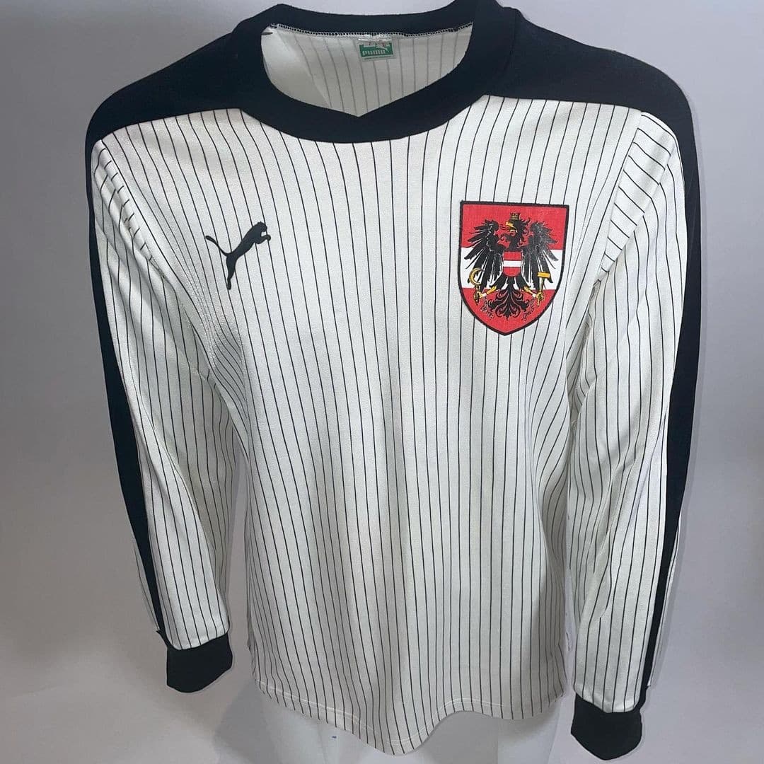 Austria 1985 home kit