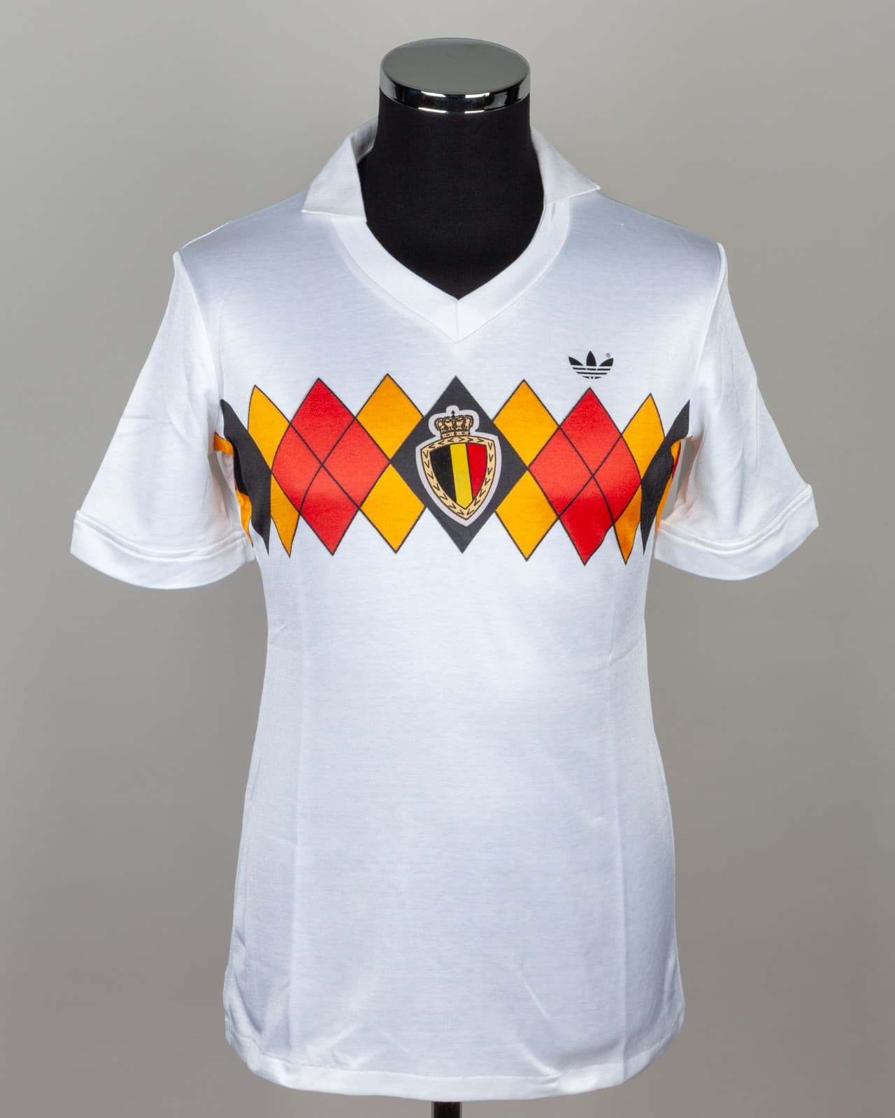 Belgium 1984 away kit