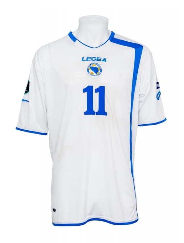 Bosnia Herzegovina 2010 away kit