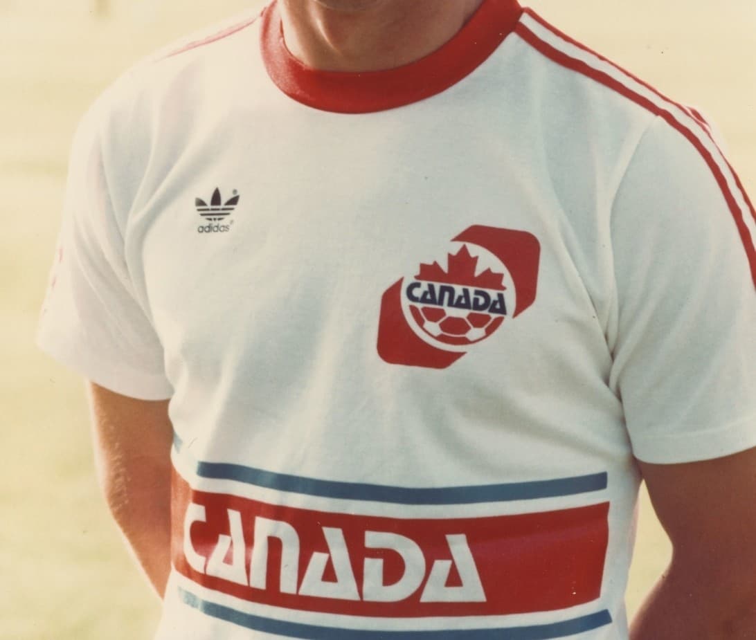 Canada 1982 away kit