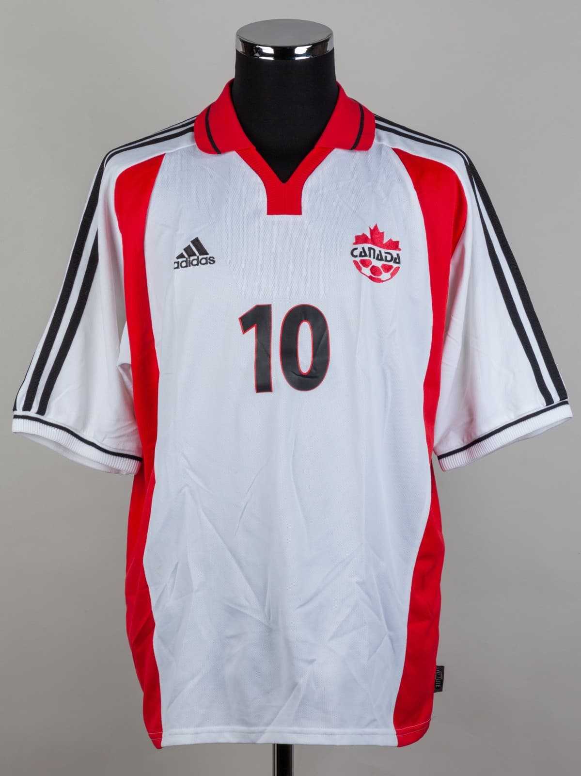 Canada 2000 away kit