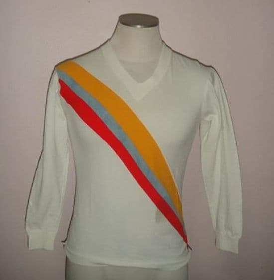 Colombia 1982 away kit