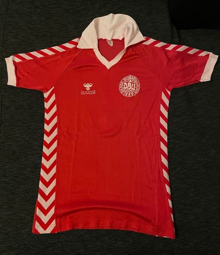 Denmark 1980 home kit
