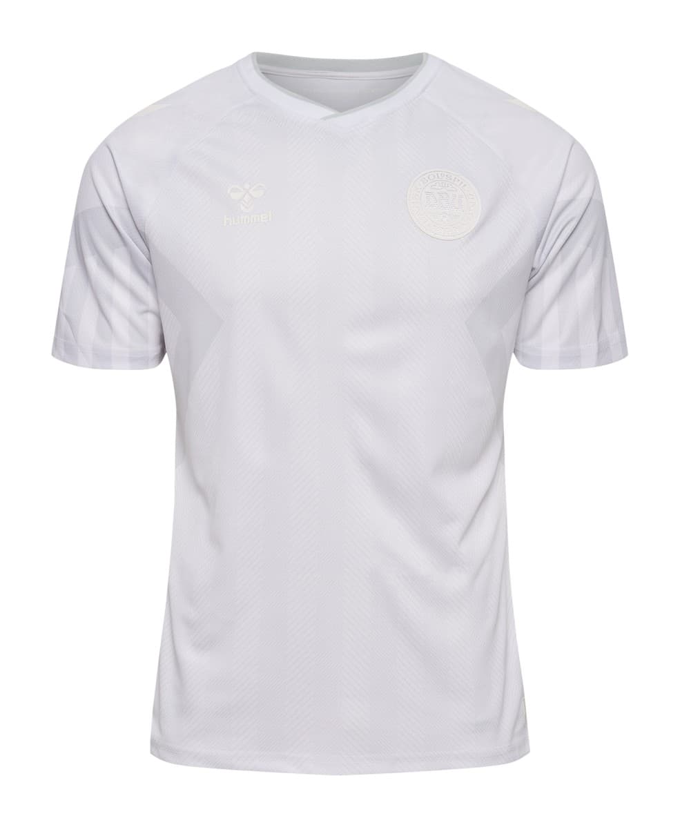 Denmark 2022 away kit