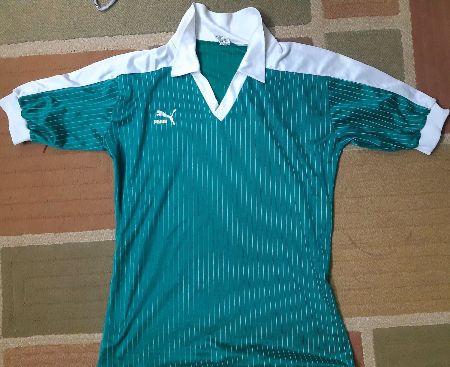 Egypt 1981-85 away kit