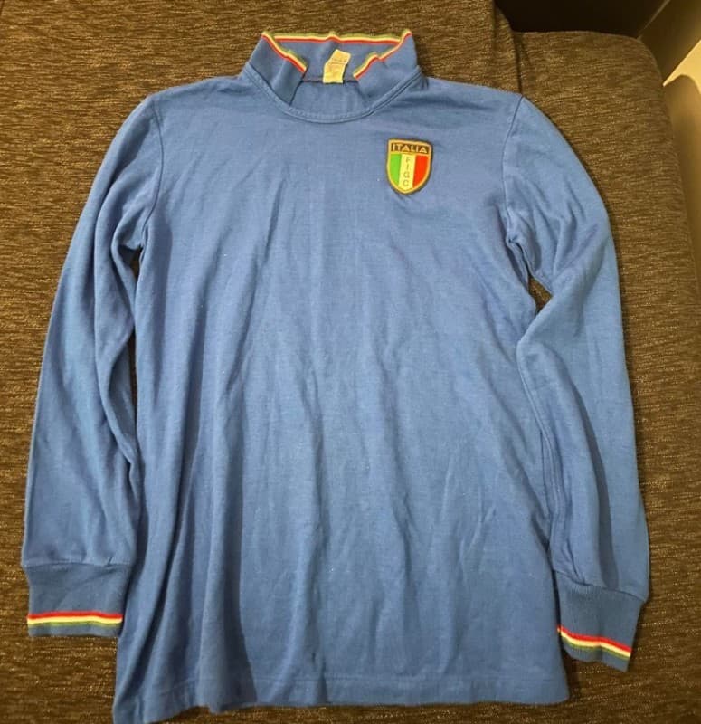 Italy 1981-82 home kit