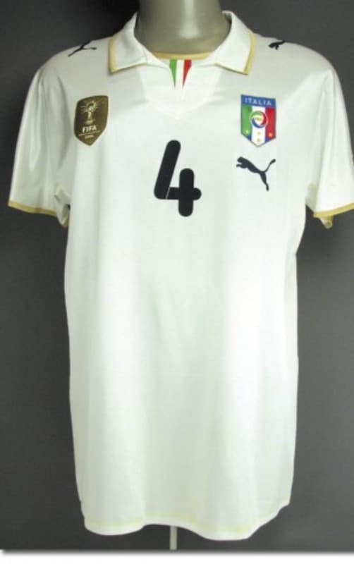 Italy 2009 away kit