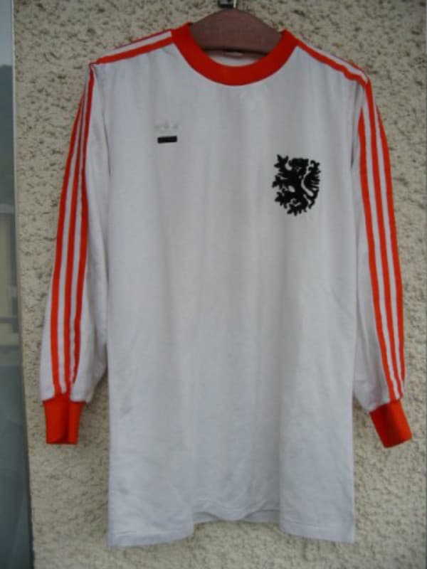 Netherlands 1978 away kit