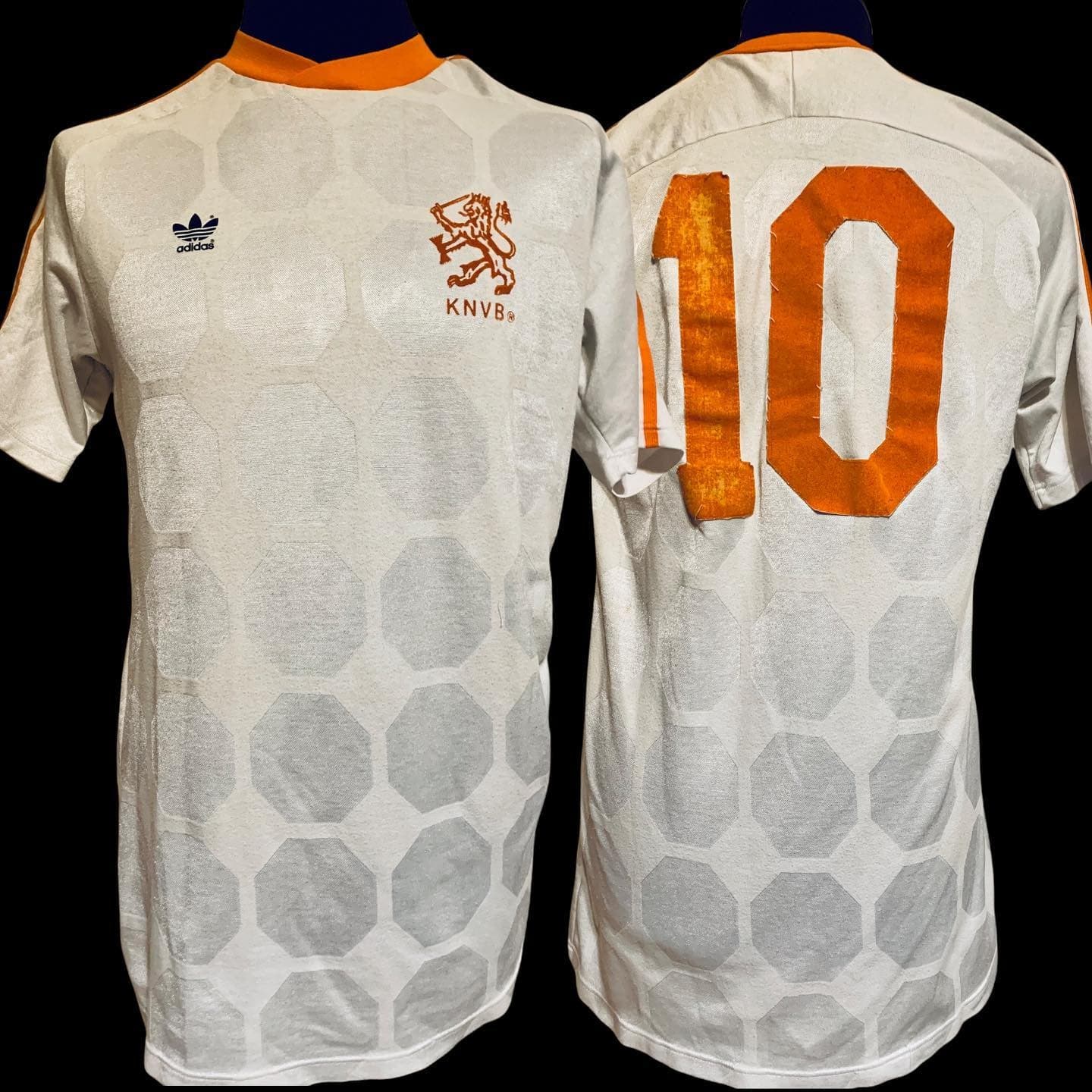 Netherlands 1988 away kit