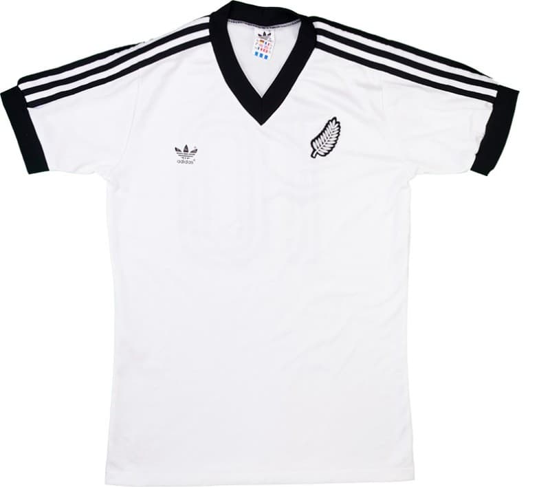 New Zealand 1982 home kit