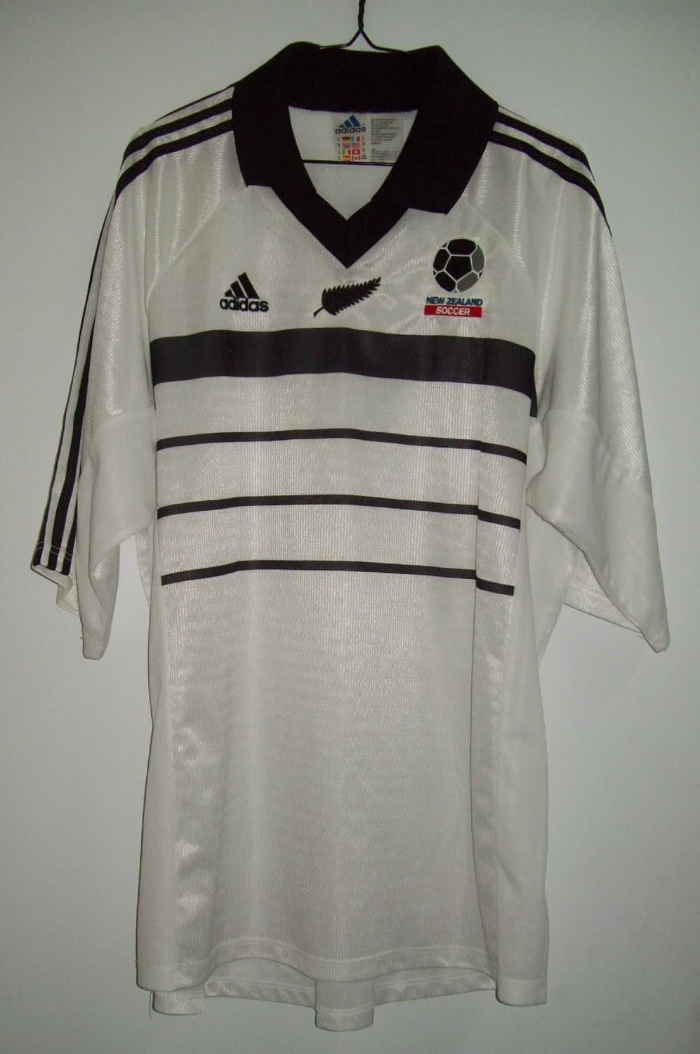 New Zealand 1999-00 home kit