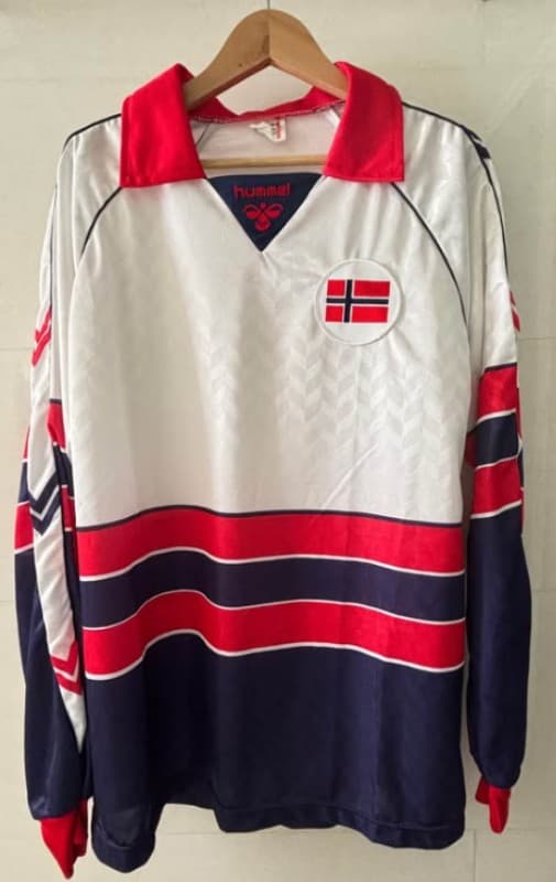 Norway 1988 away kit