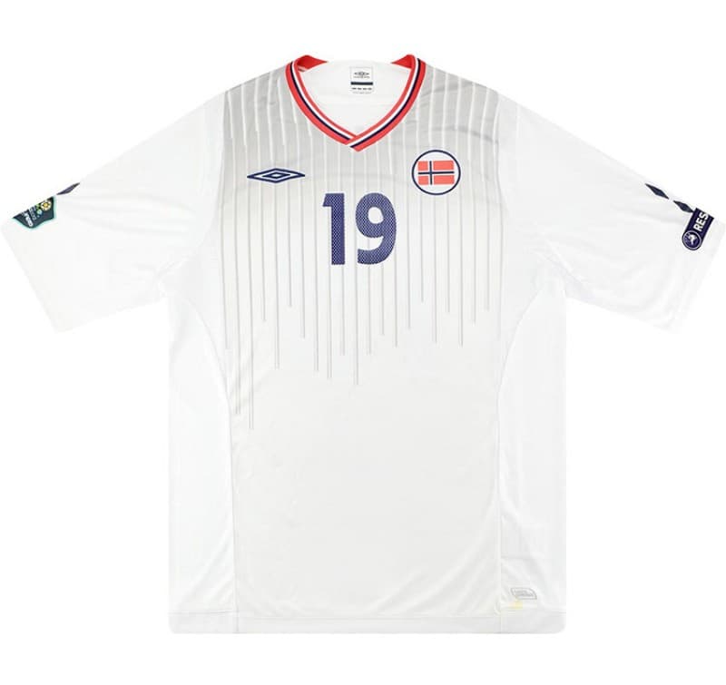 Norway 2009 away kit