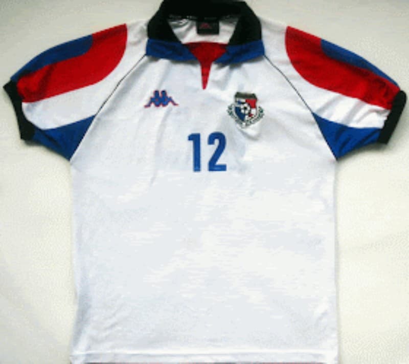 Panama 2000 away kit