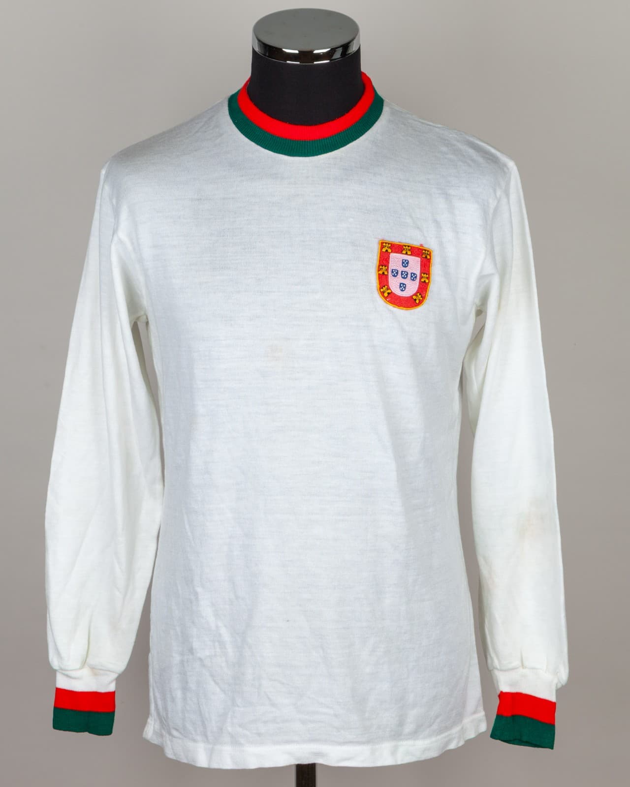 Portugal 1974 away kit