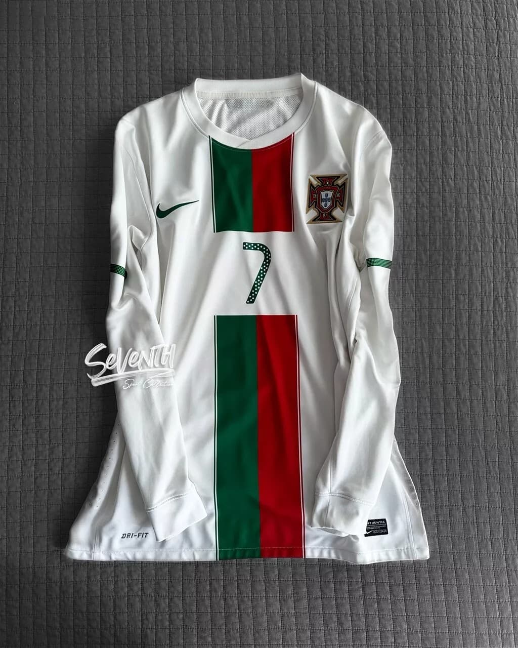 Portugal 2010 away kit