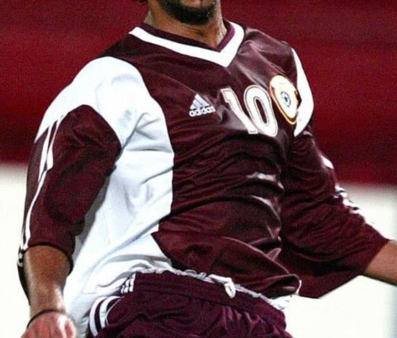Qatar 2004 home kit