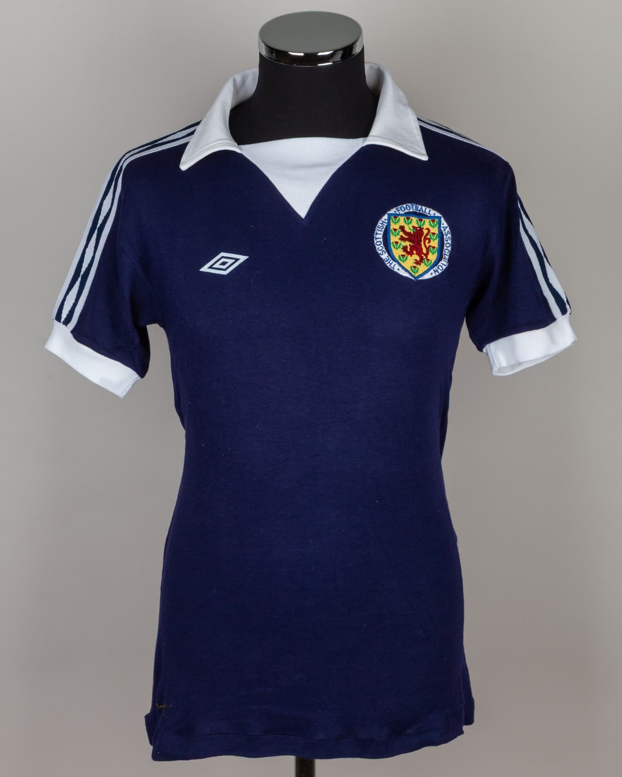 Scotland 1976 home kit