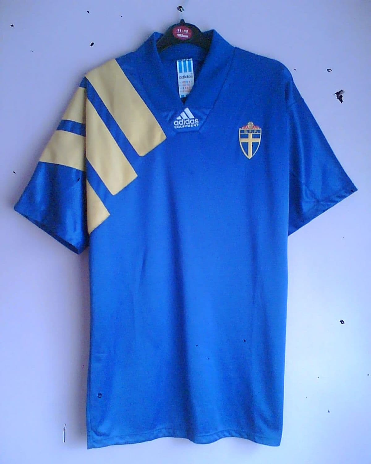 Sweden 1992 away kit