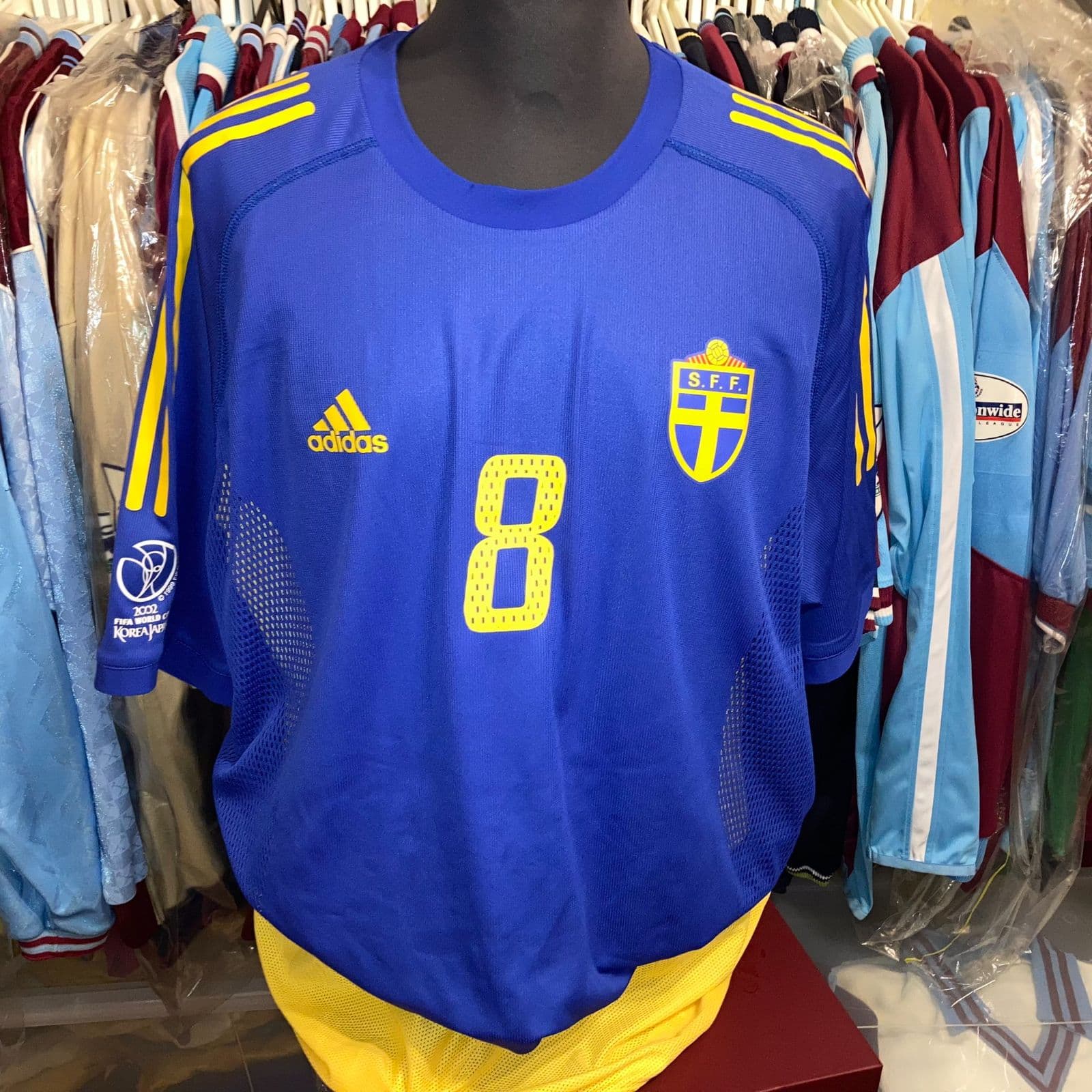 Sweden 2002 third kit
