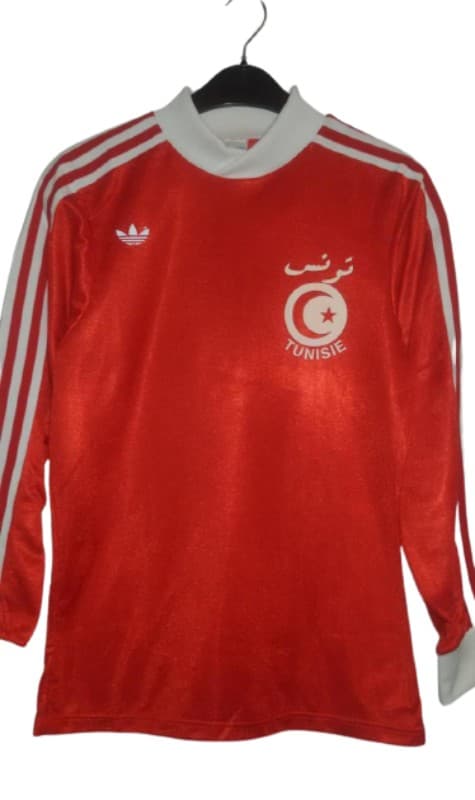 Tunisia 1977 away kit