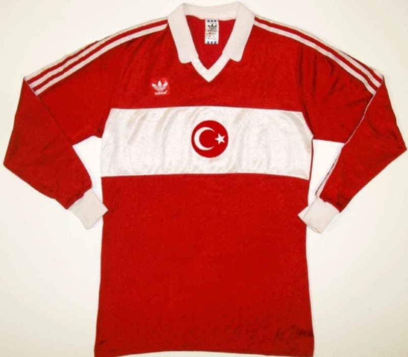 Turkey 1983 away kit