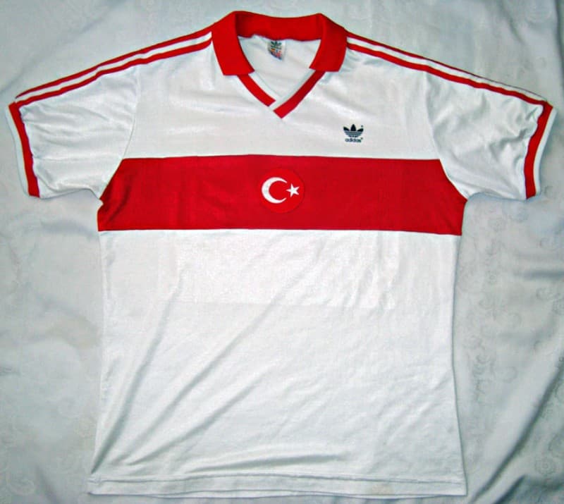 Turkey 1990 home kit