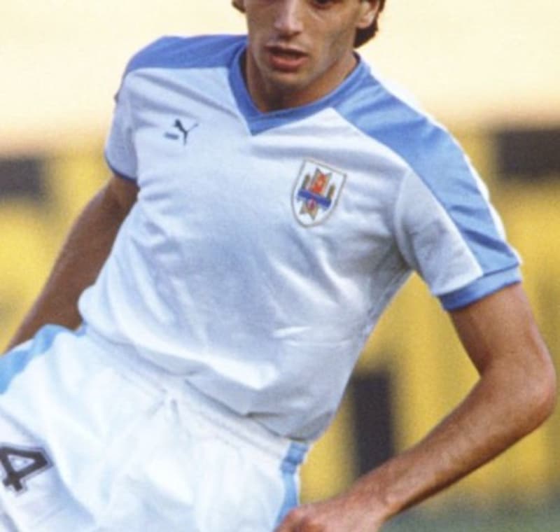 Uruguay 1989 away kit