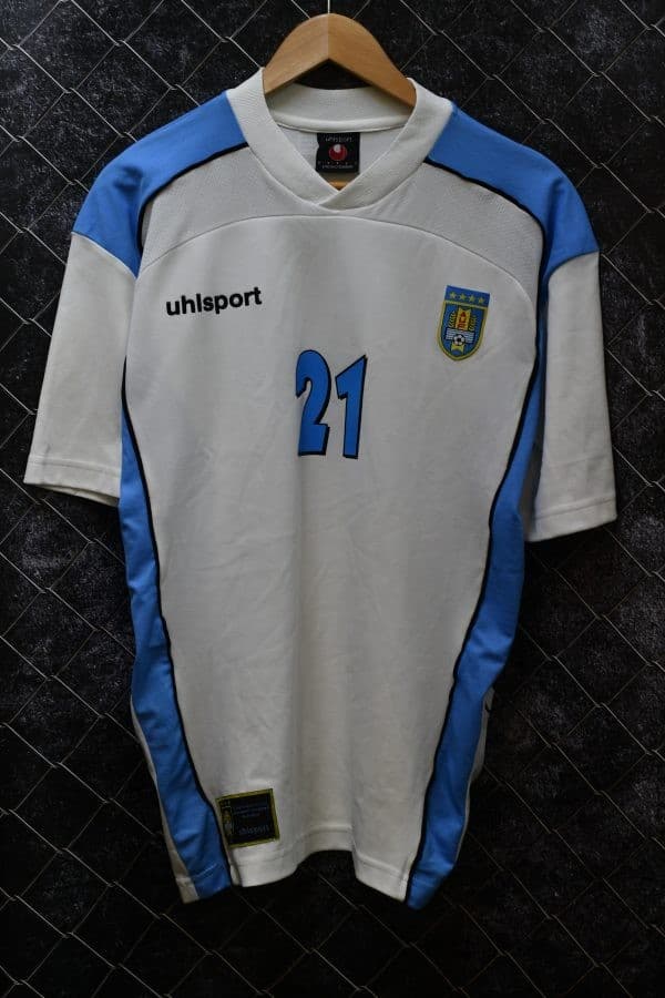 Uruguay 2005 away kit