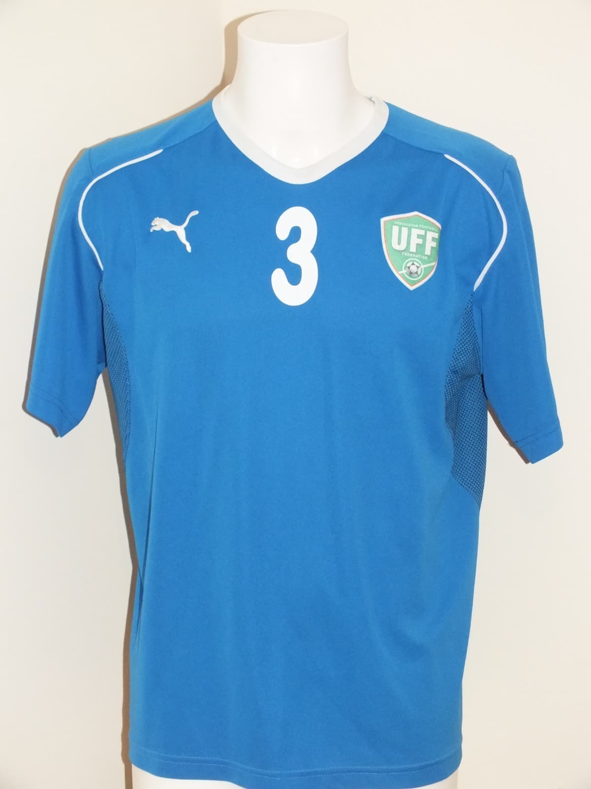 Uzbekistan 2009 away kit