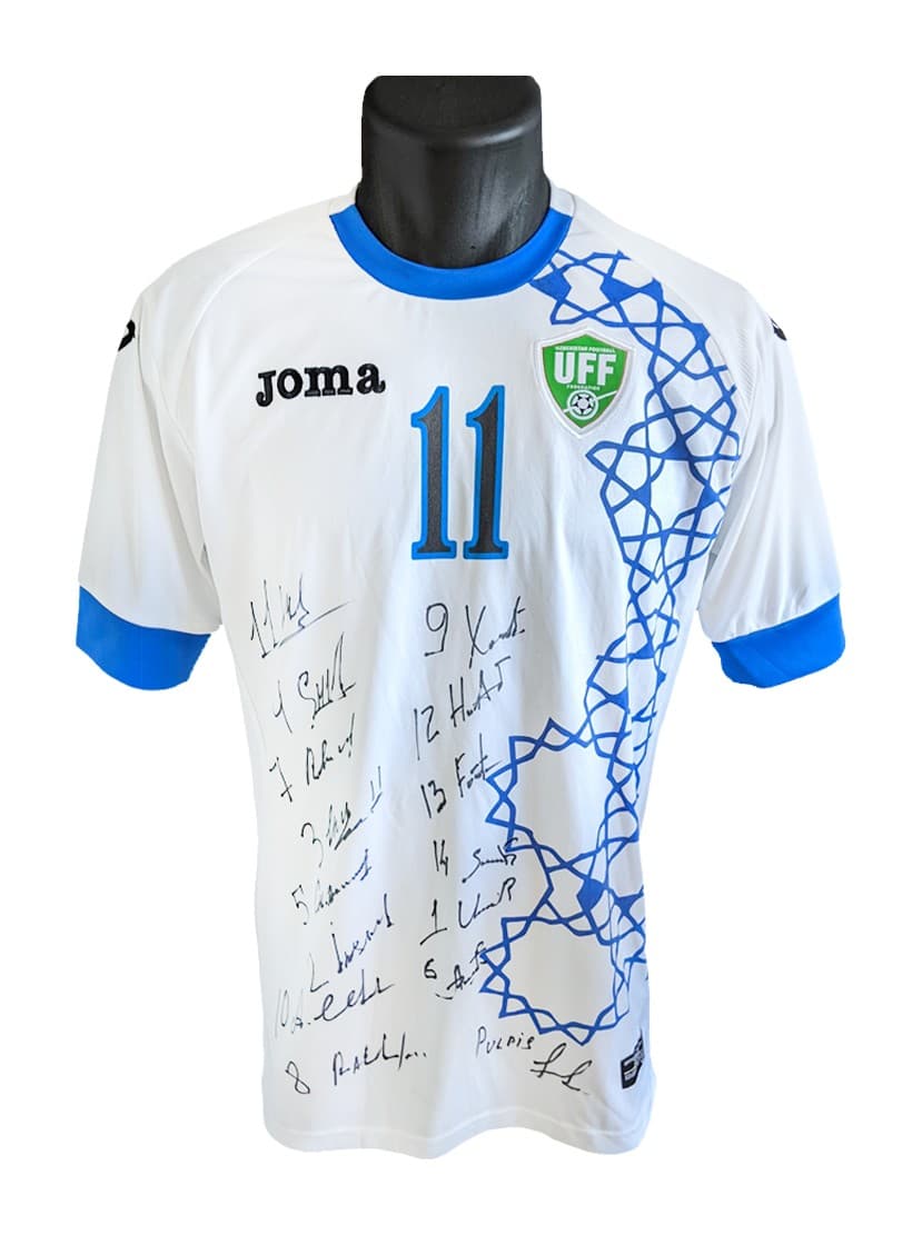 Uzbekistan 2016 away kit