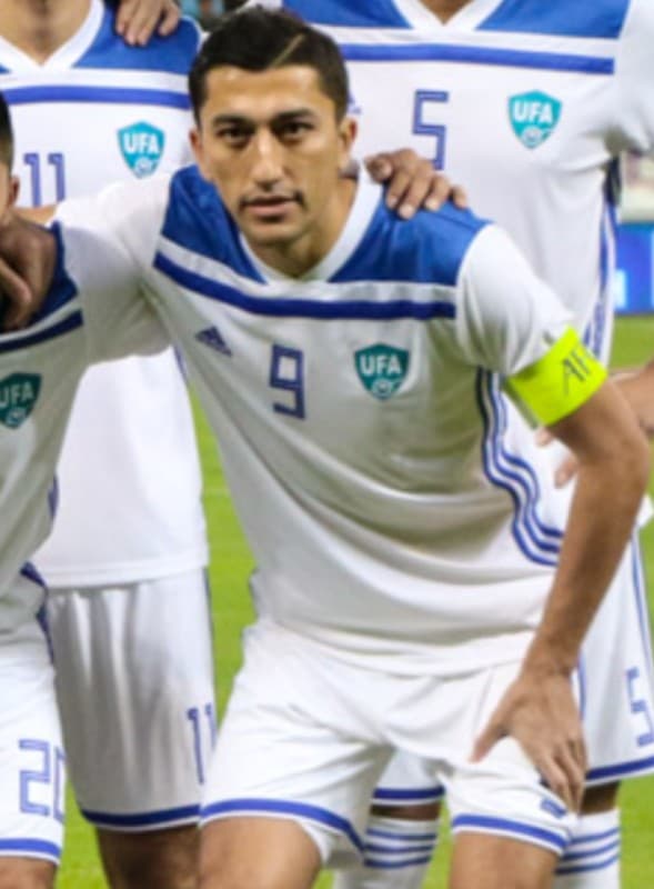 Uzbekistan 2018 away kit