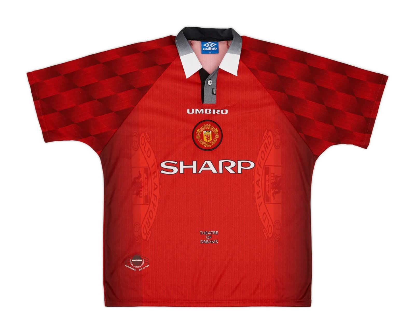 Manchester United 1996-1997 home kit — front