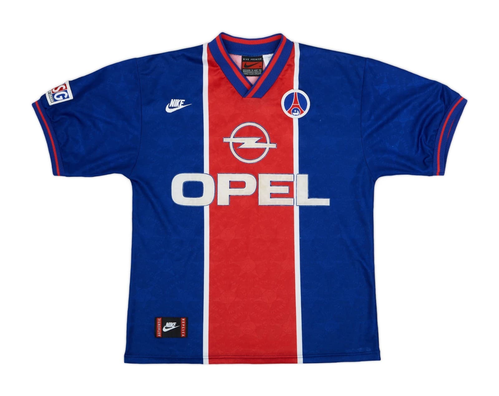 Paris Saint-Germain 1995-1996 home kit — front